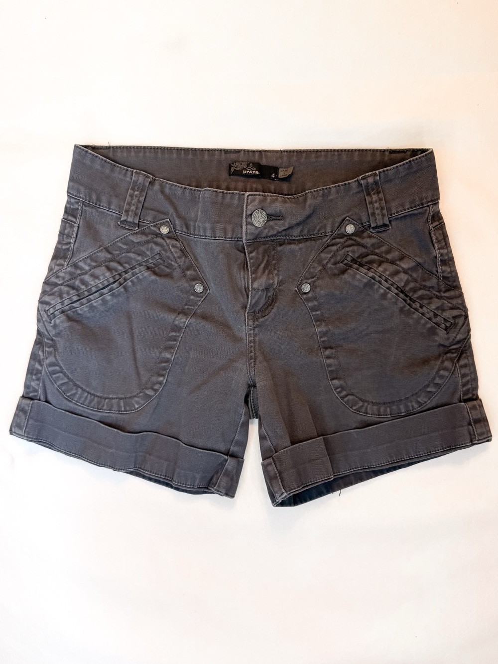 prAna Gray Low Rise Cuffed Utility Shorts Size 4 Y2K Cargo Denim